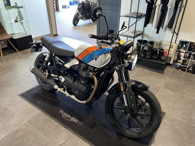 TRIUMPH SPEED TWIN 900 4