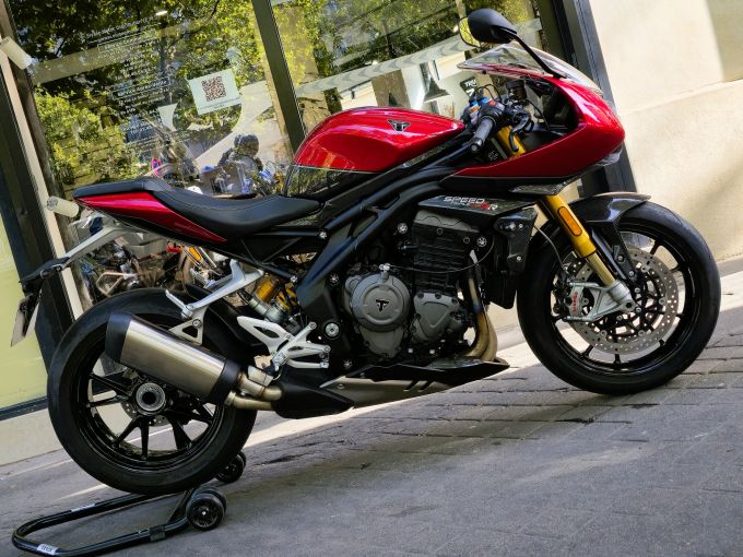 TRIUMPH SPEED TRIPLE 1200 RR 4