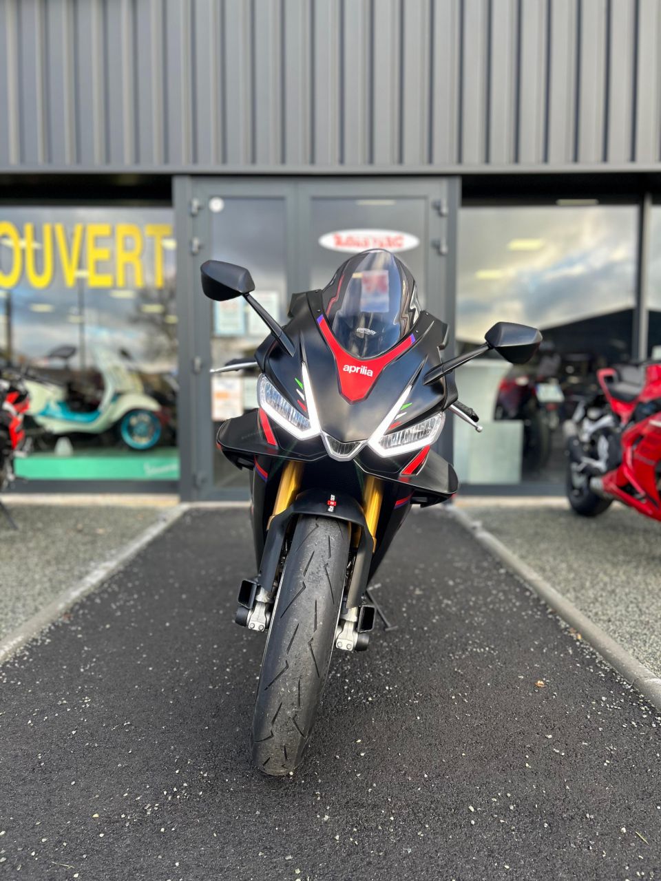 APRILIA RSV4 1100 FACTORY 4