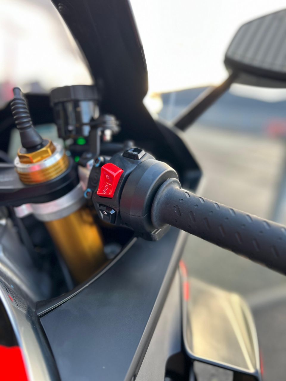 APRILIA RSV4 1100 FACTORY 4