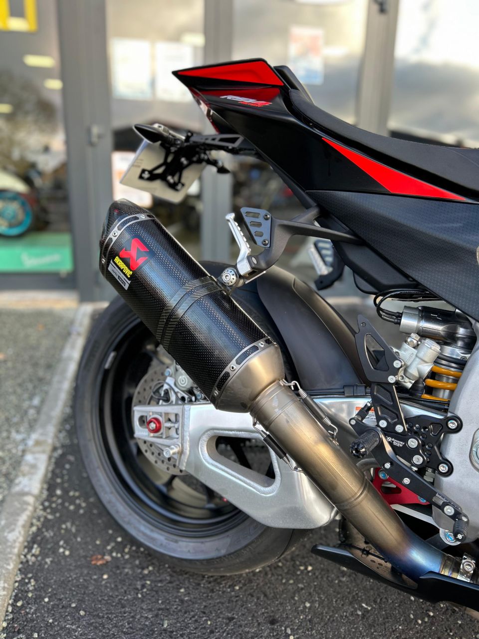 APRILIA RSV4 1100 FACTORY 4