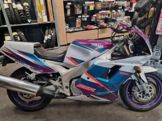 YAMAHA FZR 1000 - 1995