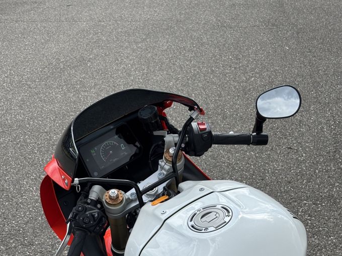 YAMAHA XSR 900 GP 4