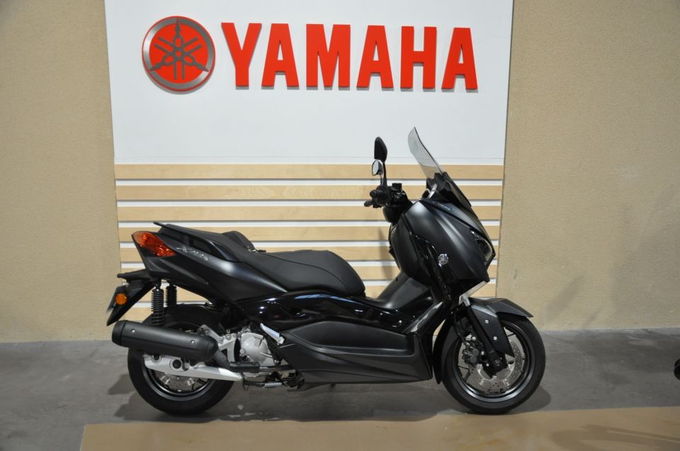 YAMAHA X-MAX 125 IRON MAX 4