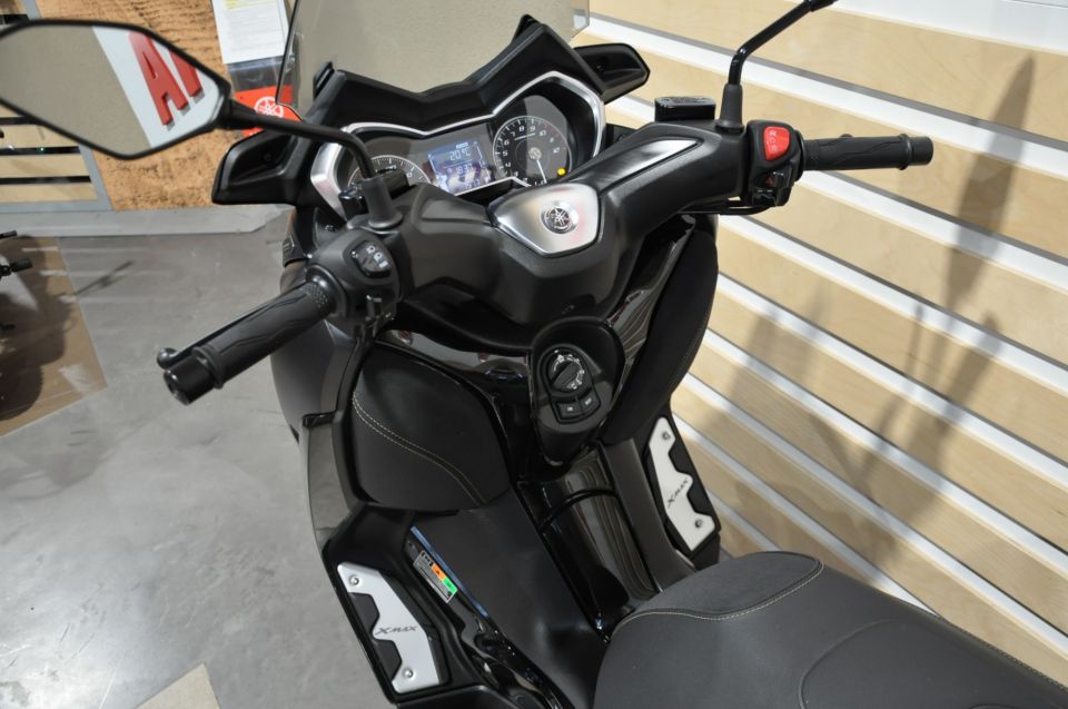 YAMAHA X-MAX 125 IRON MAX 4