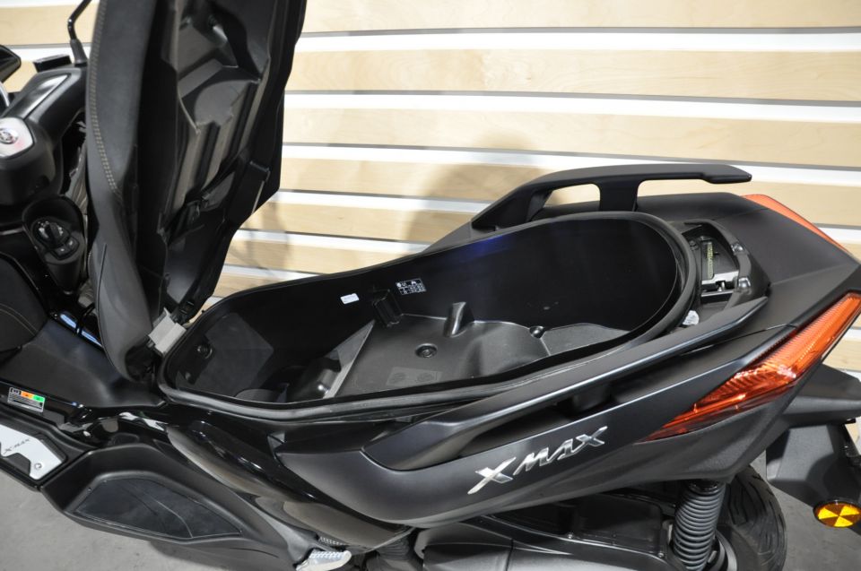 YAMAHA X-MAX 125 IRON MAX 4