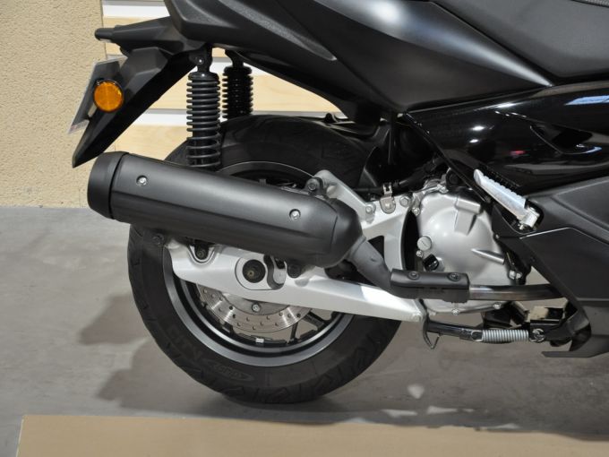 YAMAHA X-MAX 125 IRON MAX 4