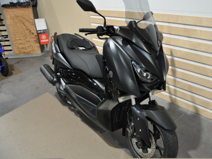 YAMAHA X-MAX 125 IRON MAX 4