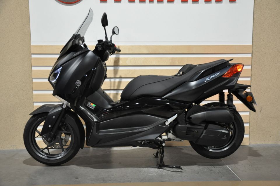 YAMAHA X-MAX 125 IRON MAX 4