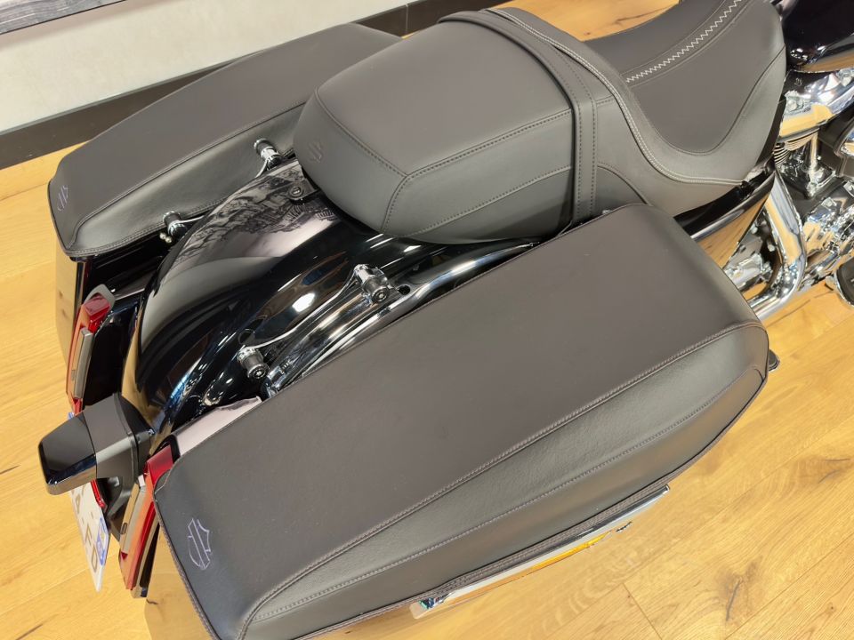 HARLEY-DAVIDSON TOURING STREET GLIDE 1923 4