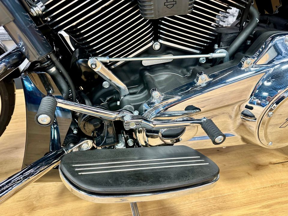 HARLEY-DAVIDSON TOURING STREET GLIDE 1923 4