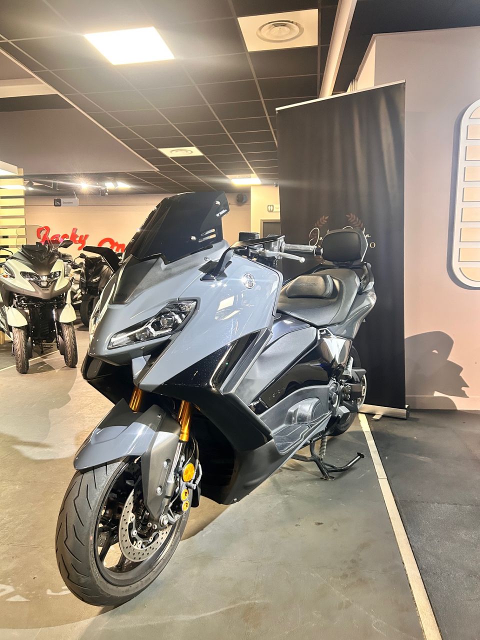 YAMAHA XP T-MAX 560 TECH MAX 4