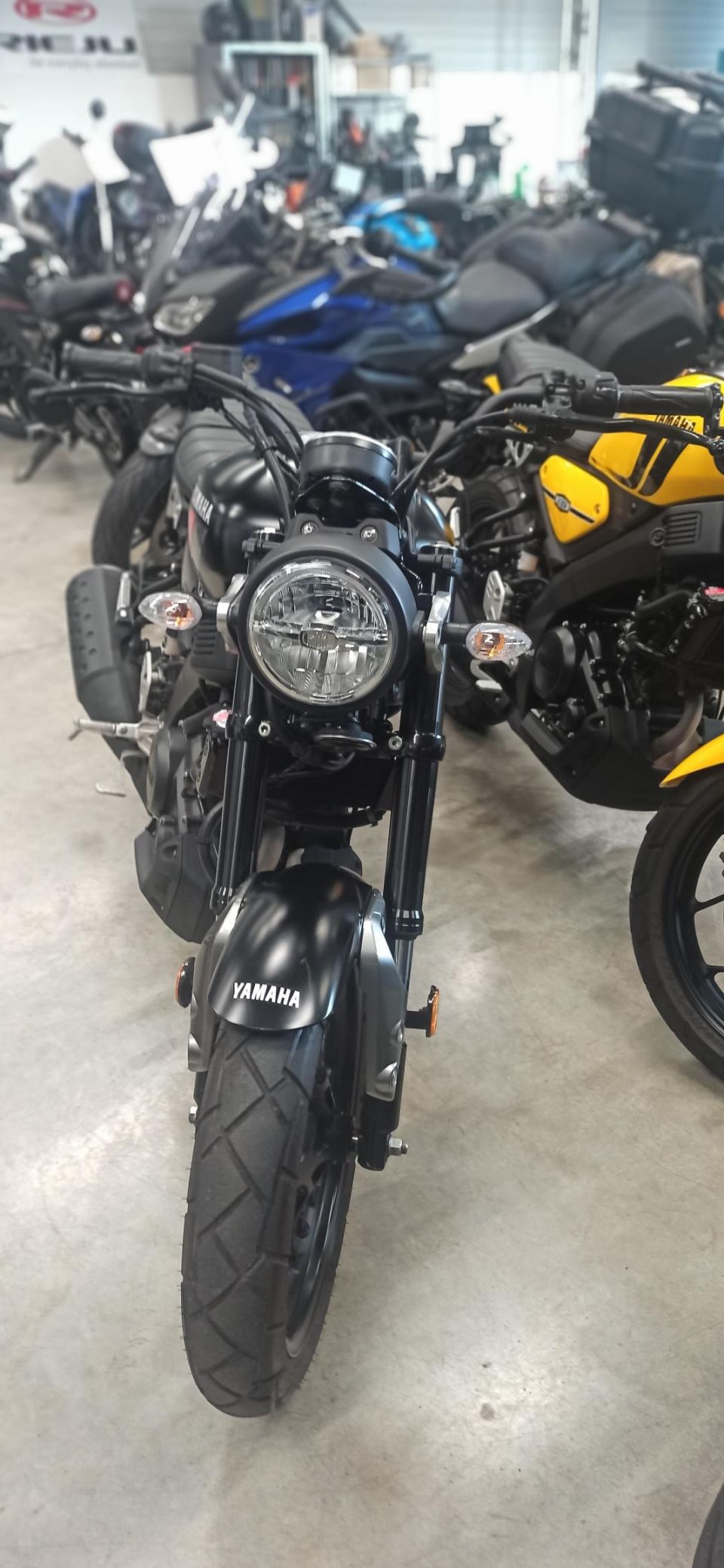 YAMAHA XSR 125 4