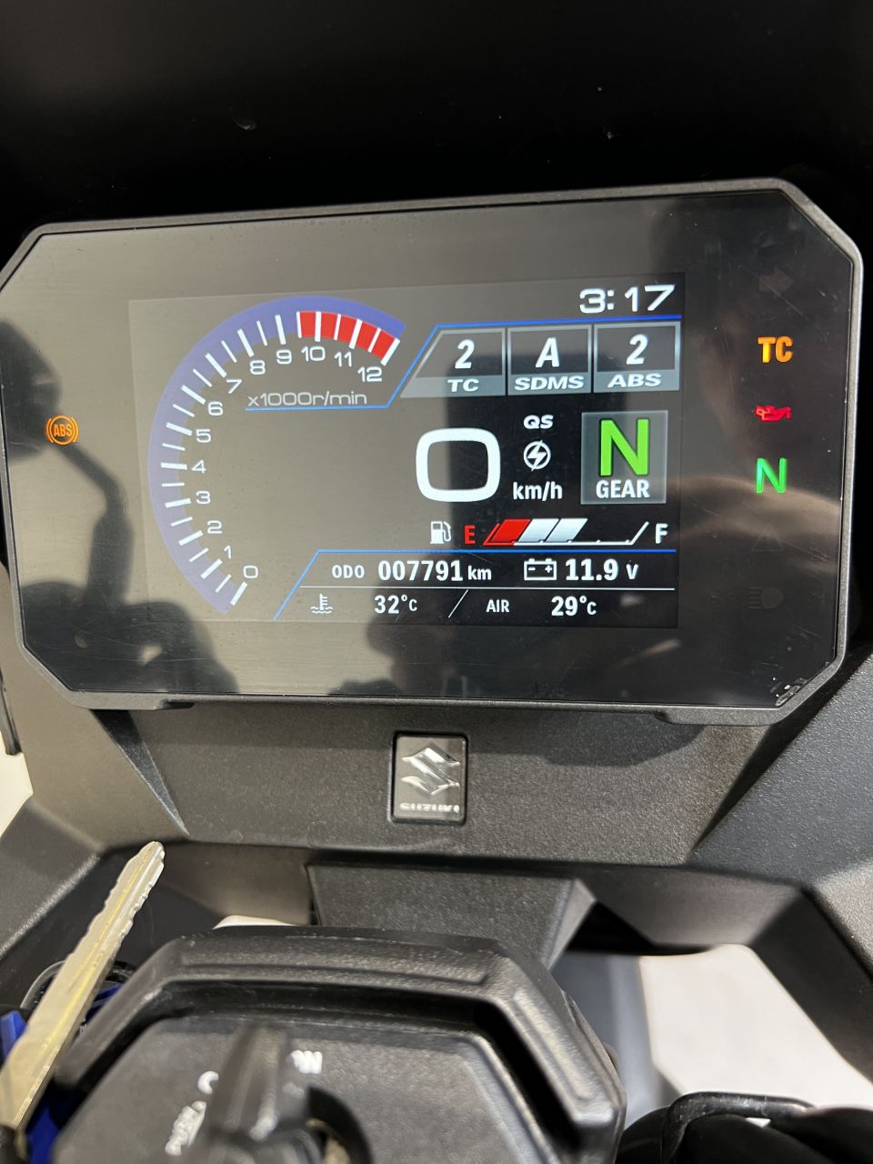 SUZUKI V-STROM 800SE 4