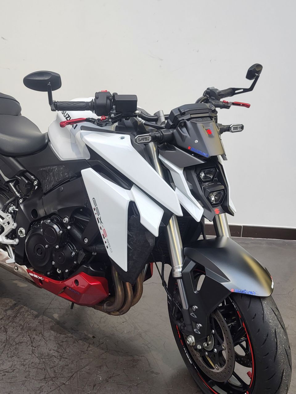 SUZUKI GSX-S 950 4