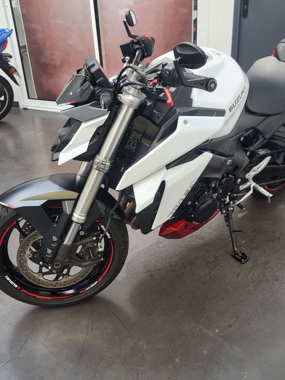 SUZUKI GSX-S 950 4