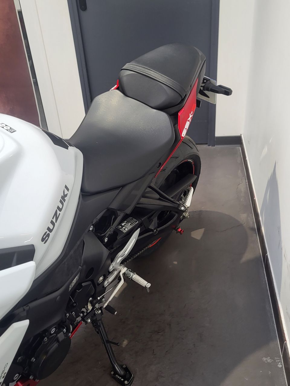 SUZUKI GSX-S 950 4