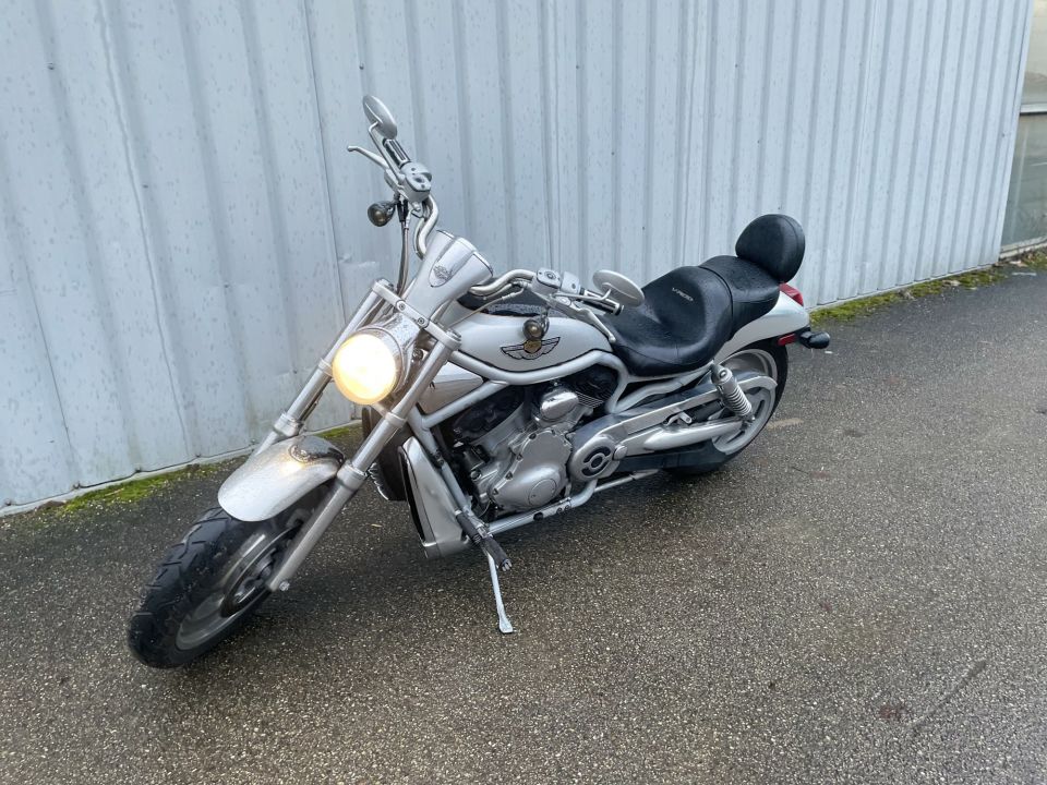 HARLEY-DAVIDSON V-ROD 1130 100th ANNIVERSARY 4