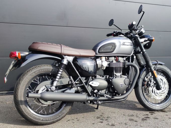 TRIUMPH Bonneville T120 Black 4