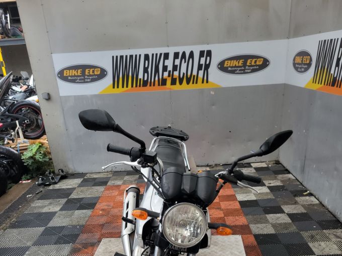 YAMAHA YBR 125 4