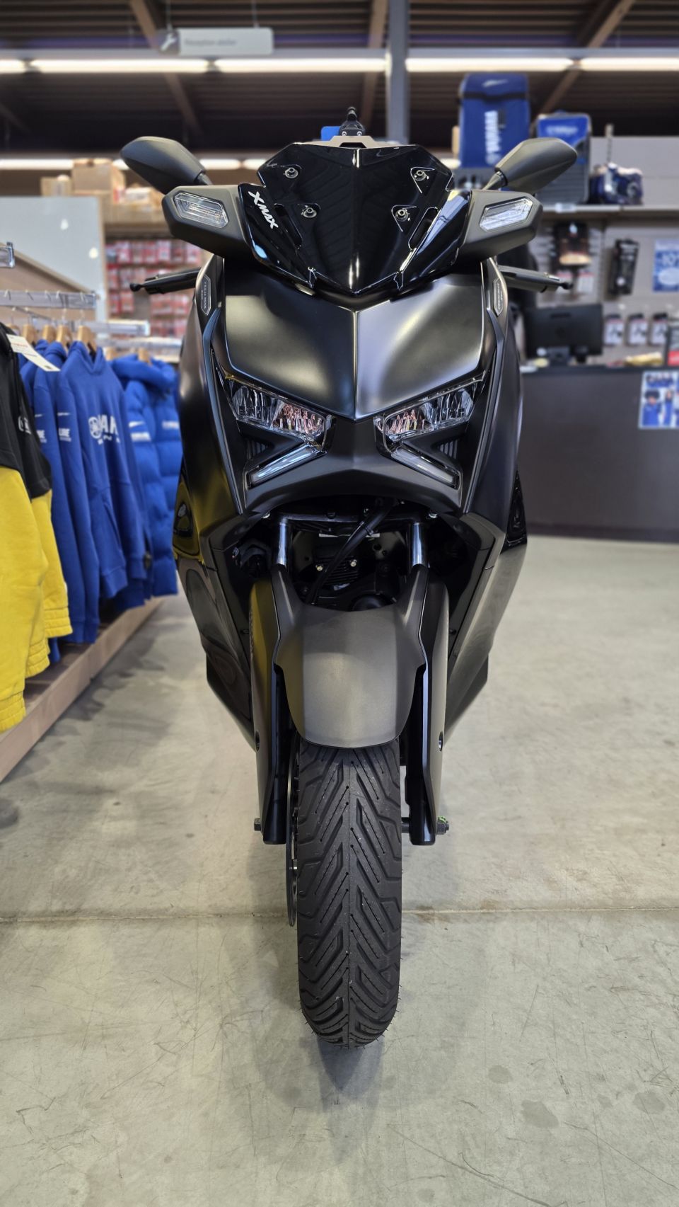 YAMAHA XMAX 300 Tech Max 4