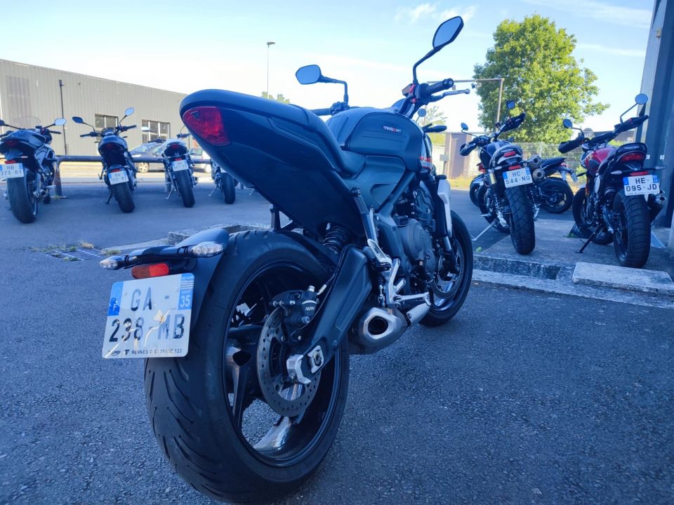 TRIUMPH TRIDENT 660 4