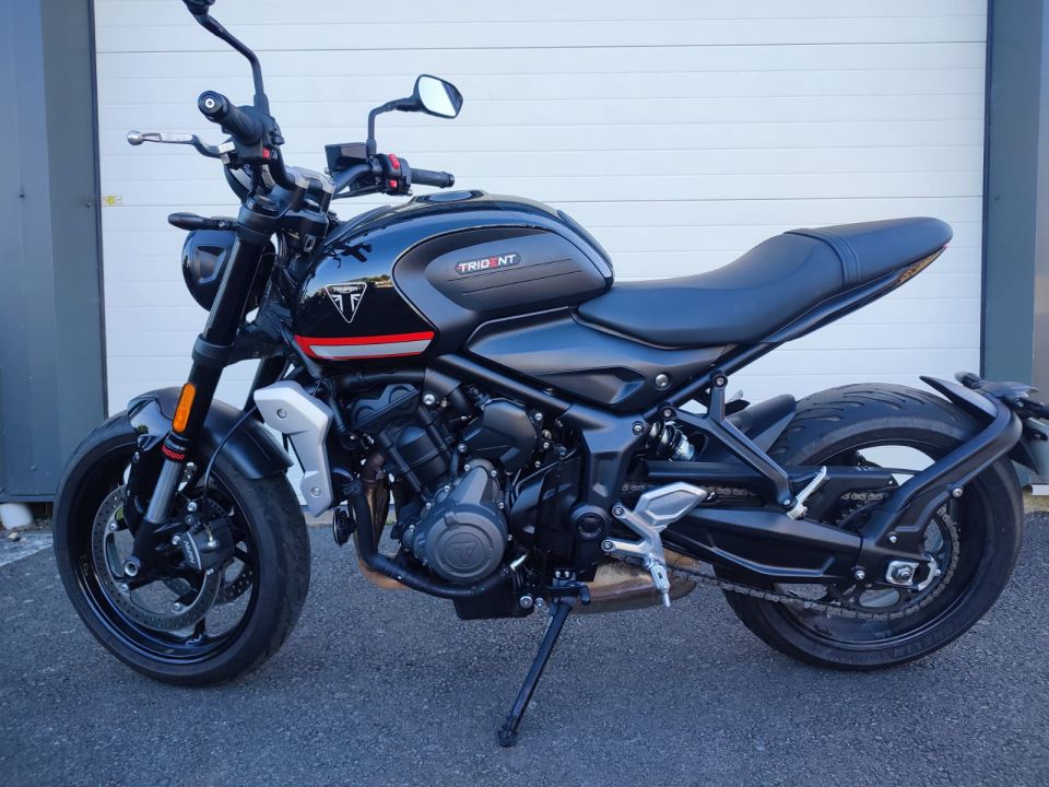 TRIUMPH TRIDENT 660 4