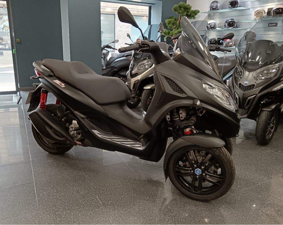 PIAGGIO MP3 300 HPE SPORT ABS ASR 4