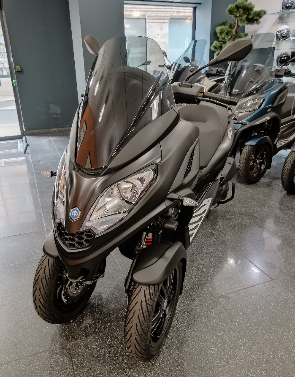 PIAGGIO MP3 300 HPE SPORT ABS ASR 4