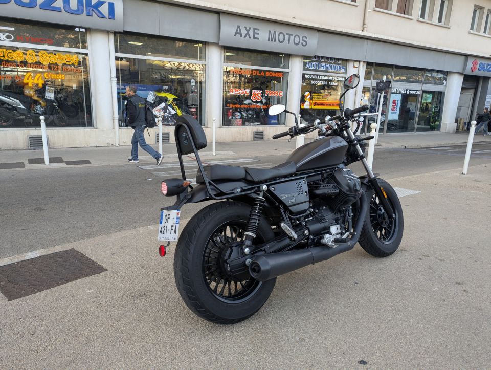 MOTO GUZZI V9 BOBBER 4