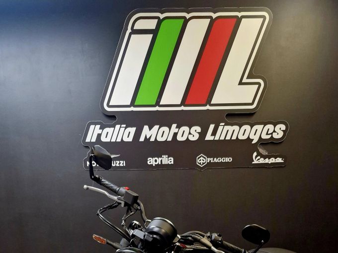 MOTO GUZZI V7 STONE 4