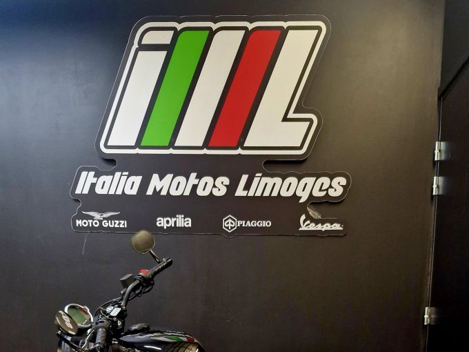 MOTO GUZZI V7 STONE 4