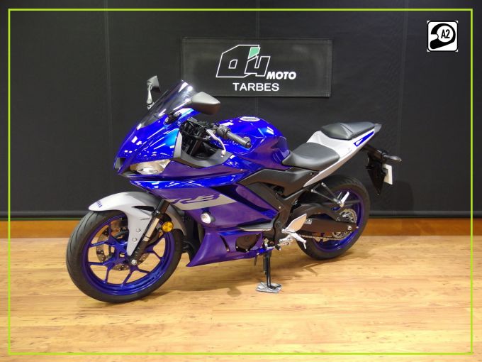 YAMAHA YZF-R3 4