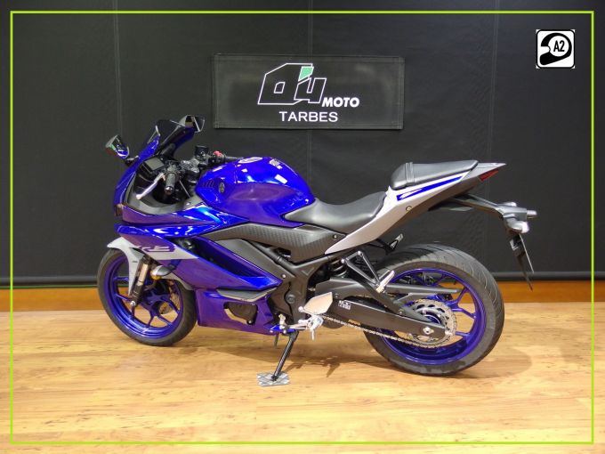 YAMAHA YZF-R3 4