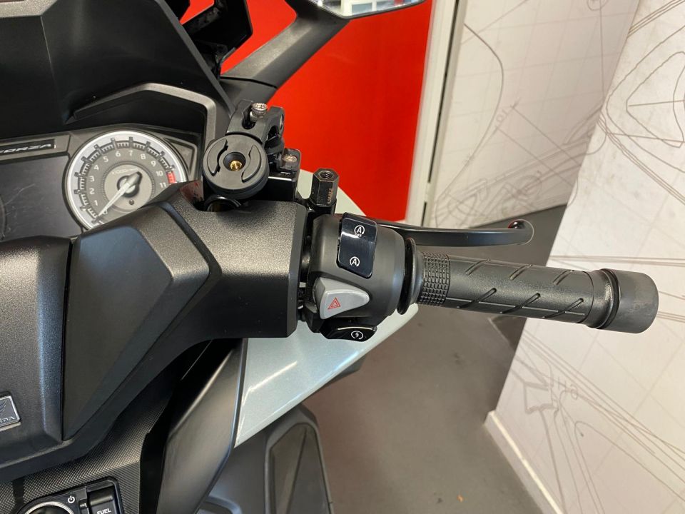 HONDA NSS FORZA 125 4