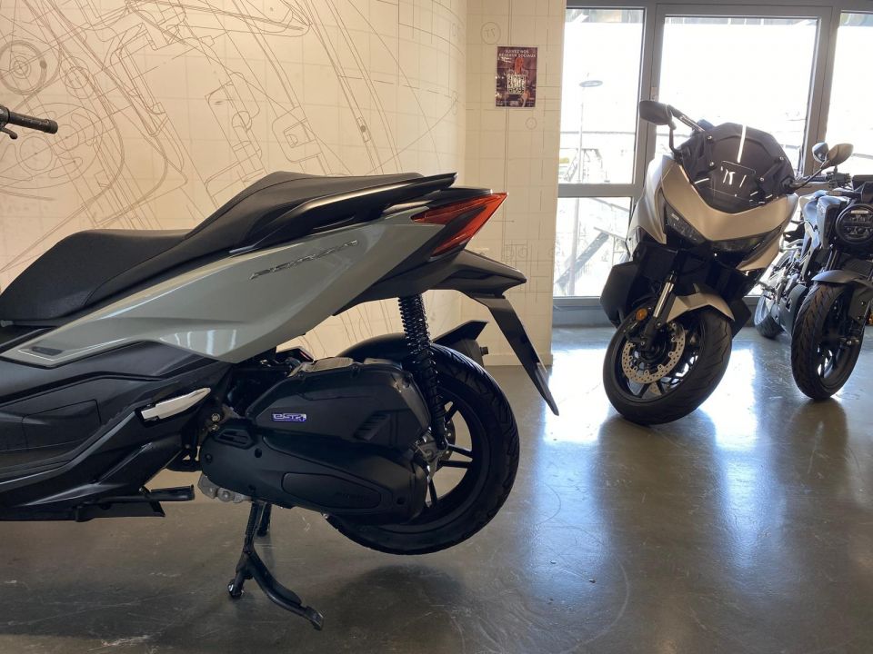 HONDA NSS FORZA 125 4