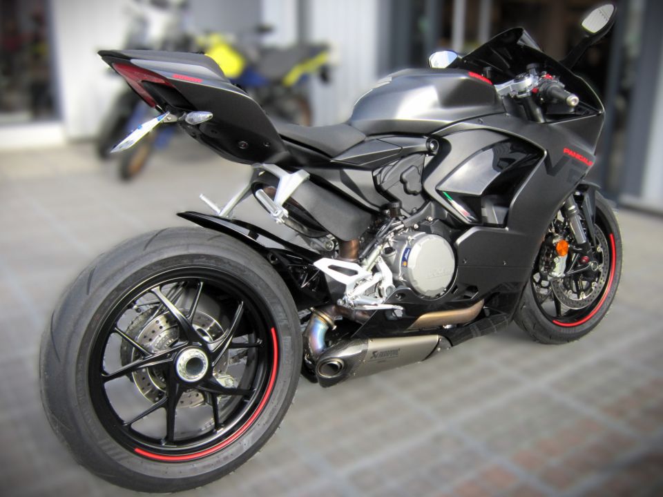 DUCATI PANIGALE V2 4