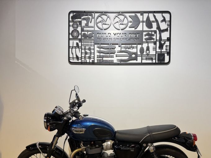 TRIUMPH Bonneville T100 4