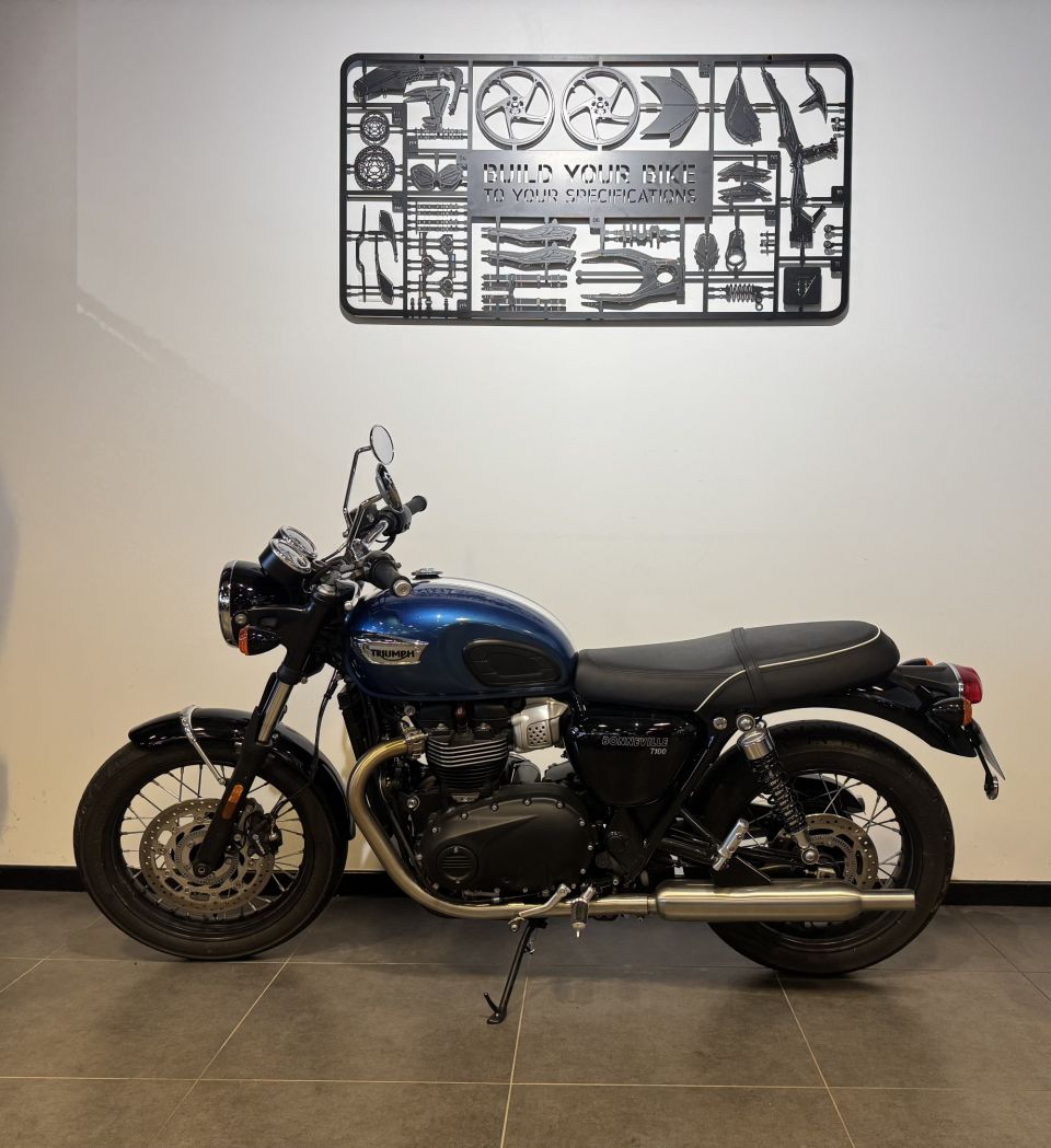 TRIUMPH Bonneville T100 4