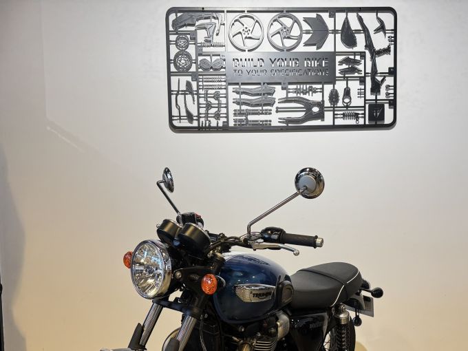 TRIUMPH Bonneville T100 4