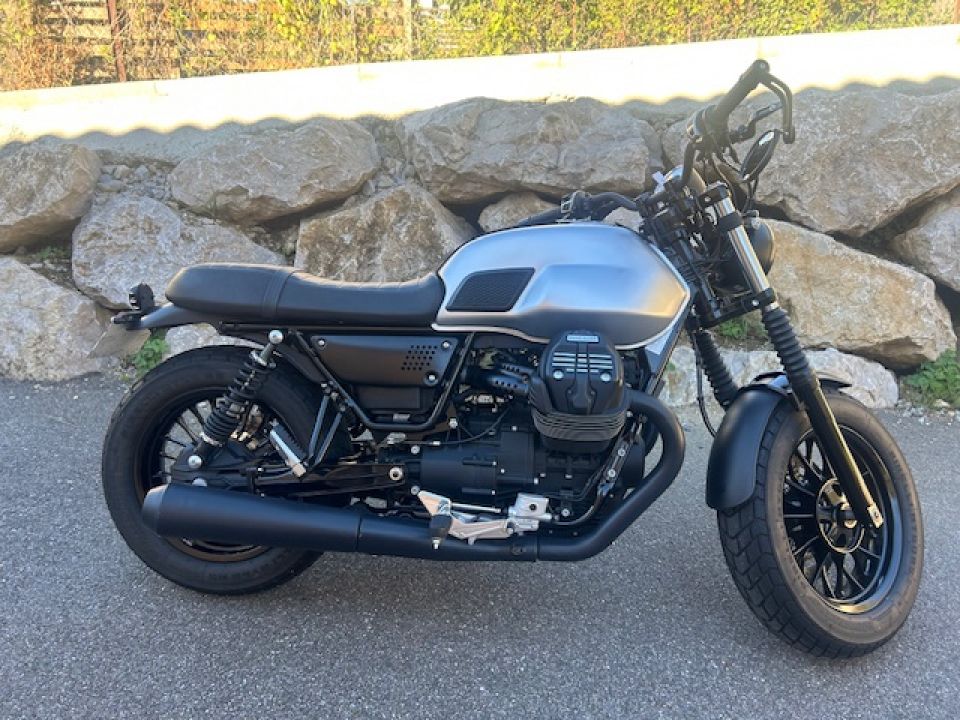MOTO GUZZI V9 BOBBER 4