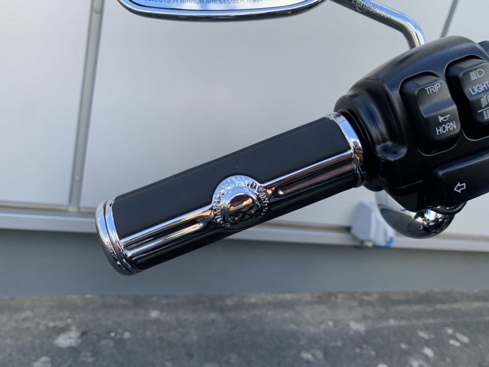 HARLEY-DAVIDSON DYNA LOW RIDER 1690 4