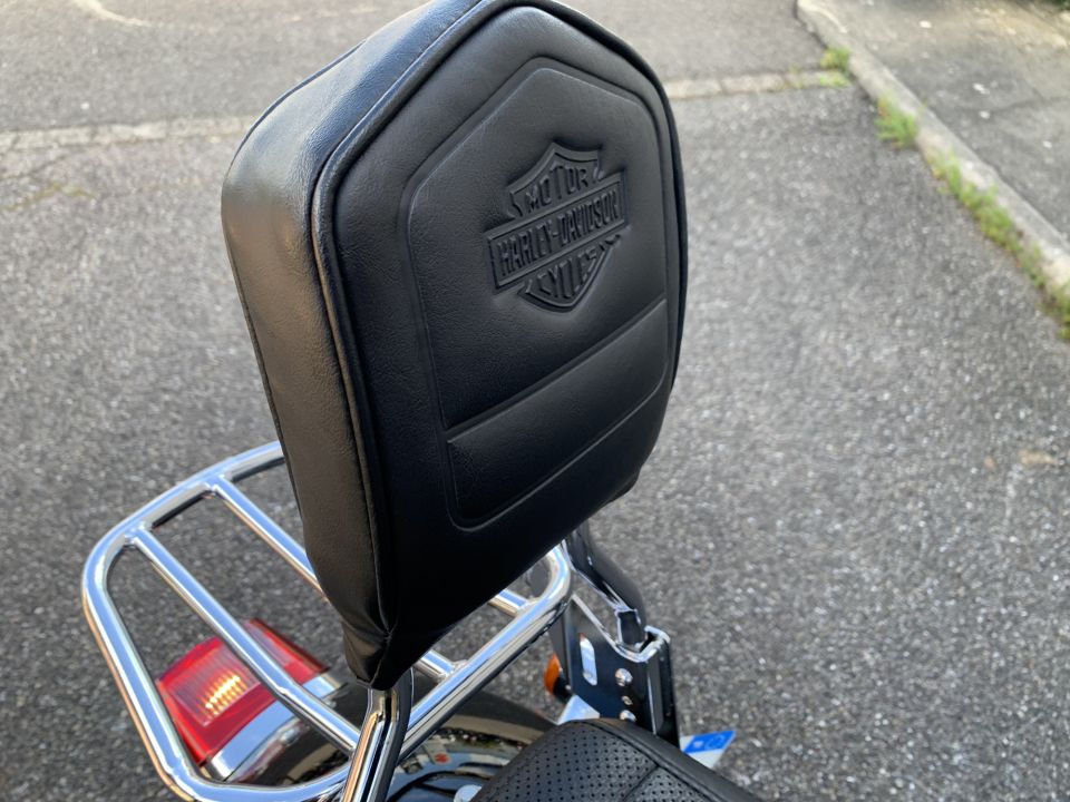 HARLEY-DAVIDSON DYNA LOW RIDER 1690 4