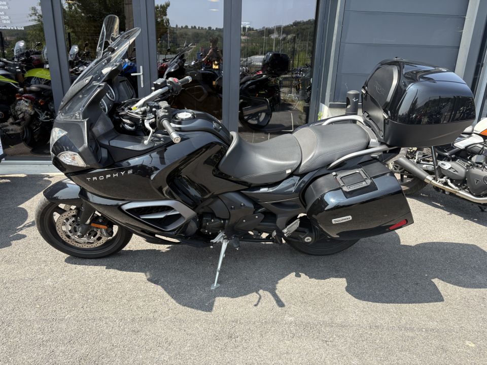 TRIUMPH TROPHY 1200 SE 4