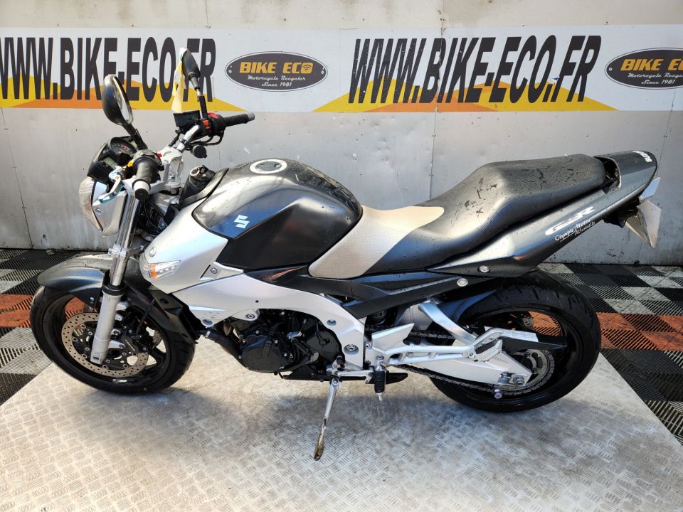 SUZUKI GSR 600 4