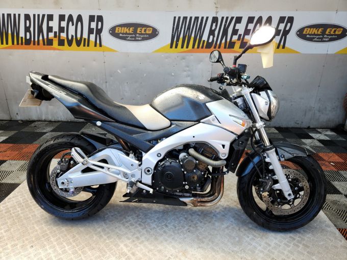 SUZUKI GSR 600 4