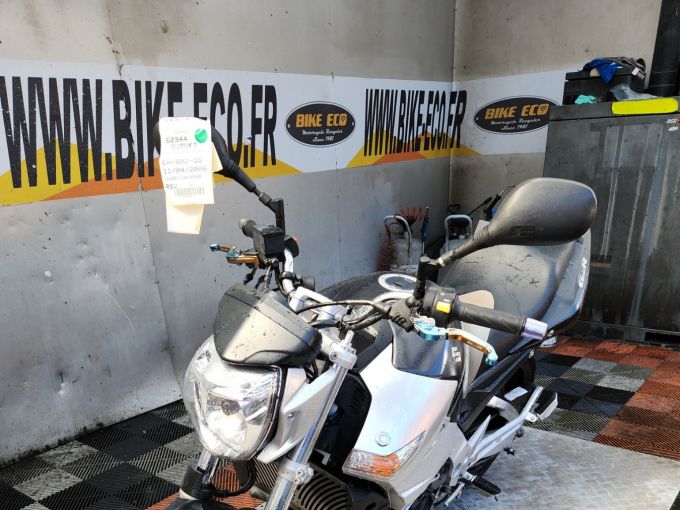 SUZUKI GSR 600 4