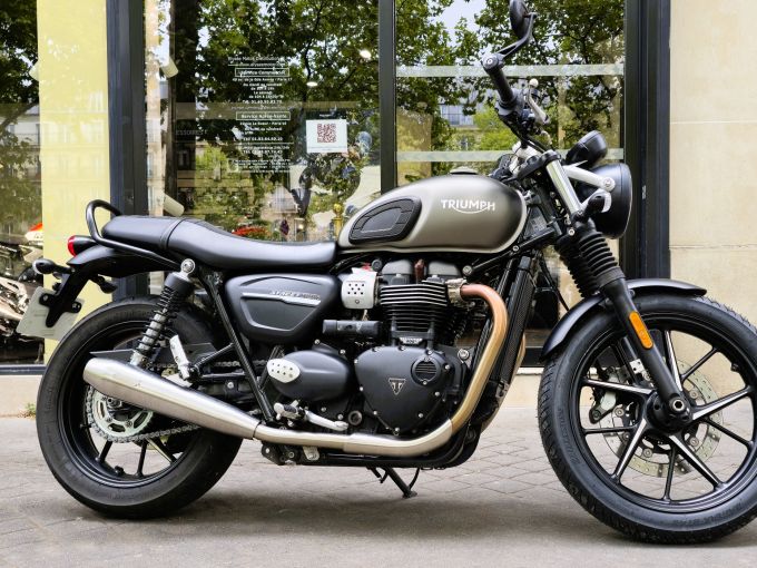 TRIUMPH STREET TWIN  900 4