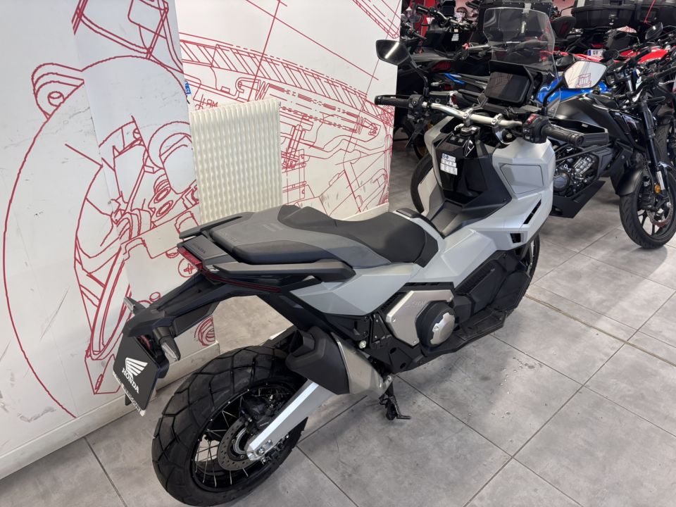 HONDA X-ADV 4