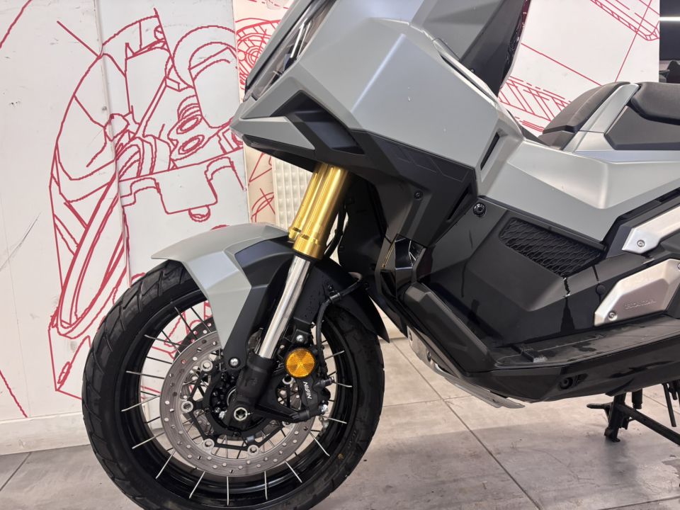 HONDA X-ADV 4